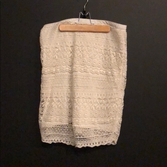 Lace skirt - Picture 1 of 3